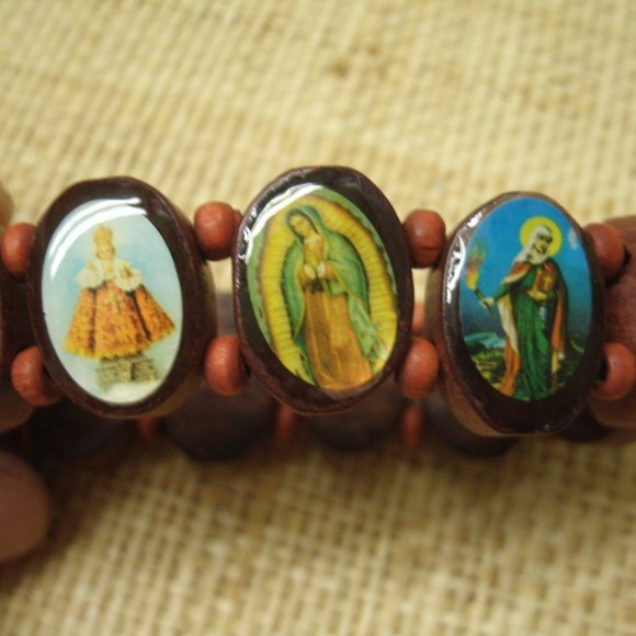 Handmade Wood Religious Pictures Bracelet - Picture 11 of 16